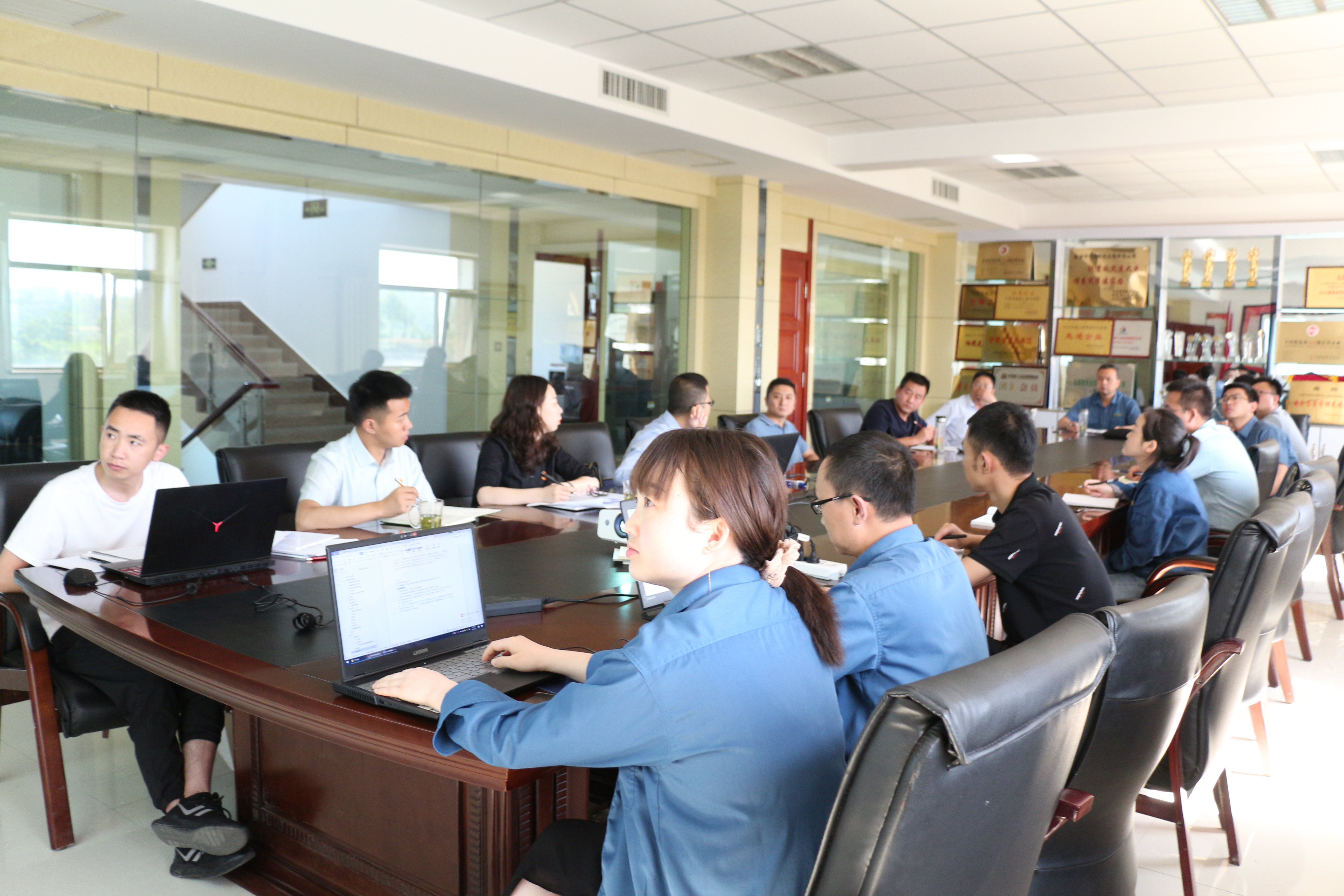 ��˾�M�����_��ͬ����f(xi��)�{(di��o)��